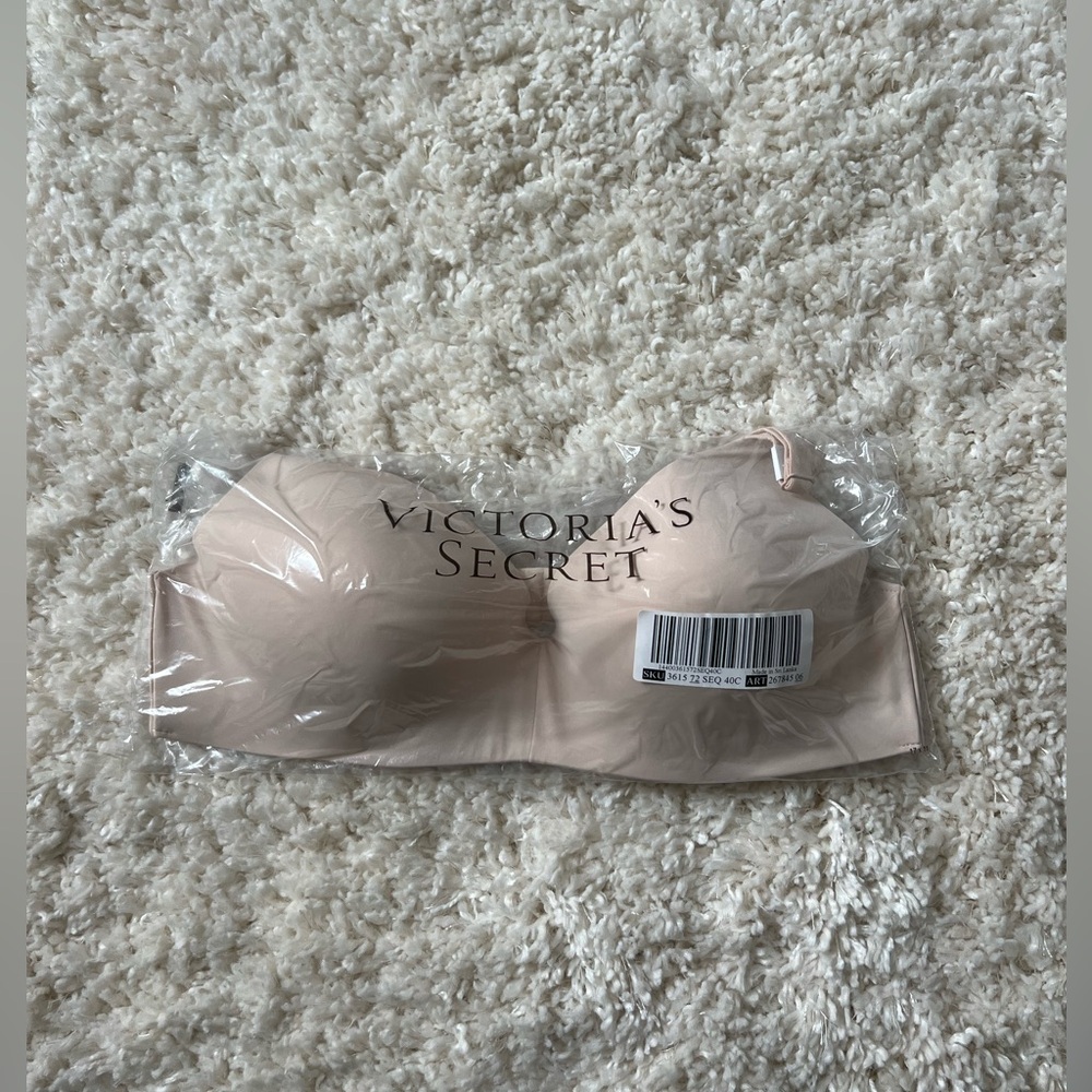 NEW WITH TAGS VICTORIA SECRET 
Wear Everywhere Wireless Lightly Lined Bra 40C